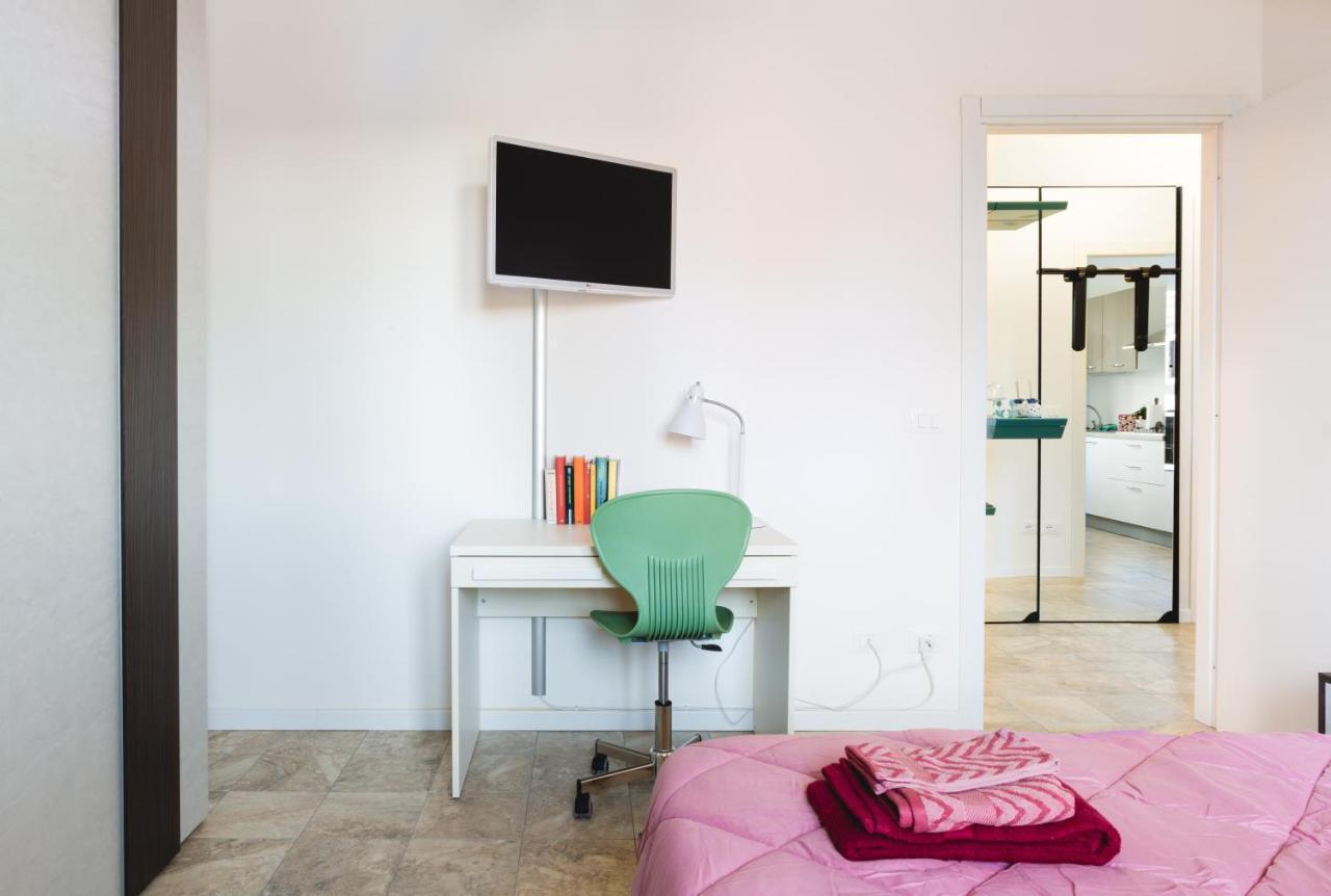 Parma Railway Station Lovely Apartment Exterior foto