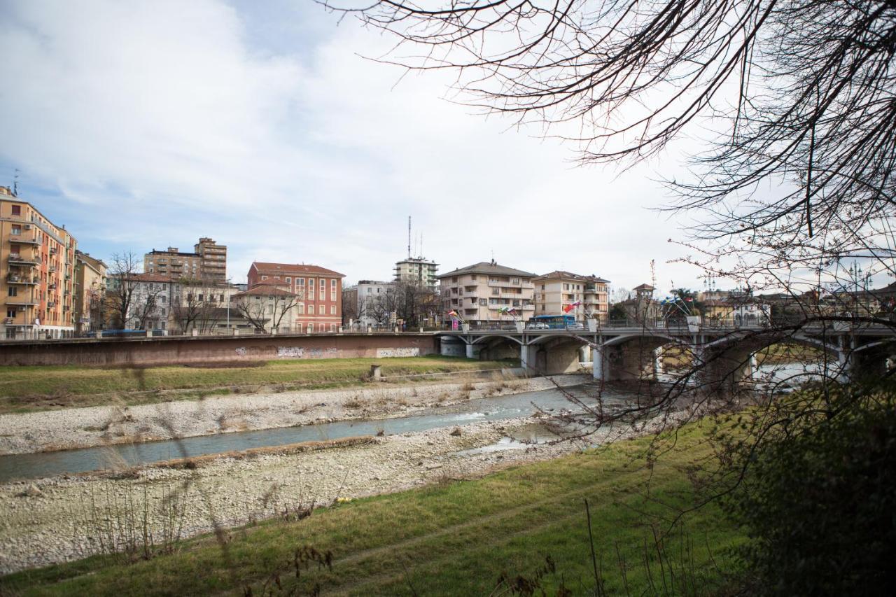 Parma Railway Station Lovely Apartment Exterior foto